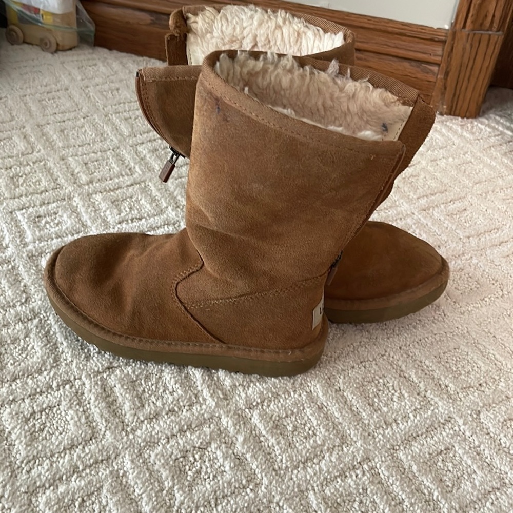 Ugg